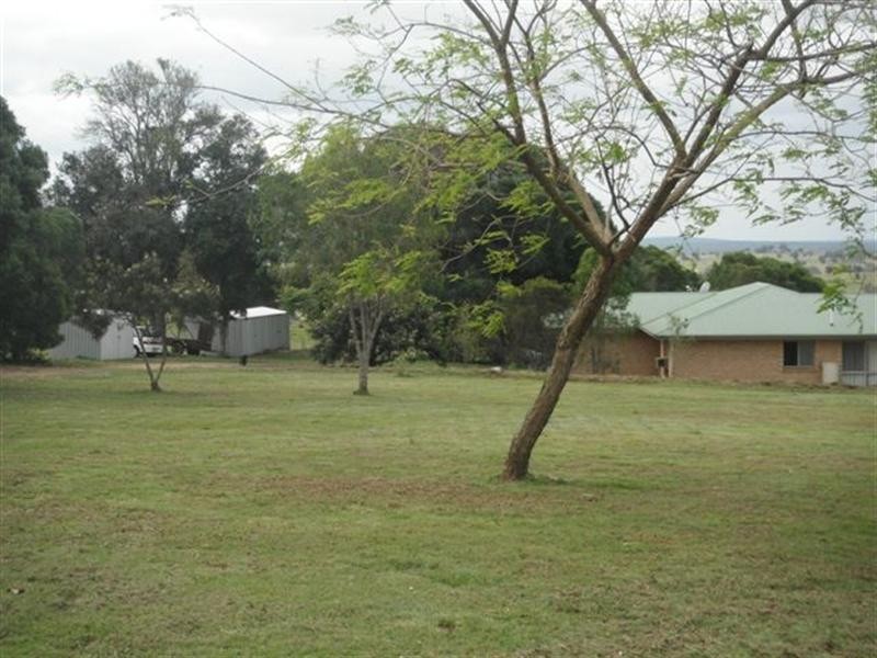 34 North Kerton Road, Nanango QLD 4615