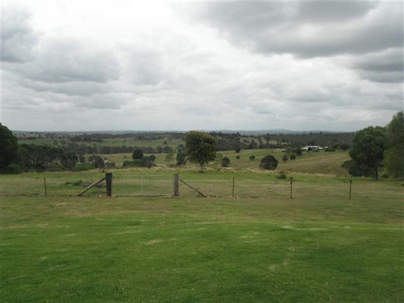 34 North Kerton Road, Nanango QLD 4615