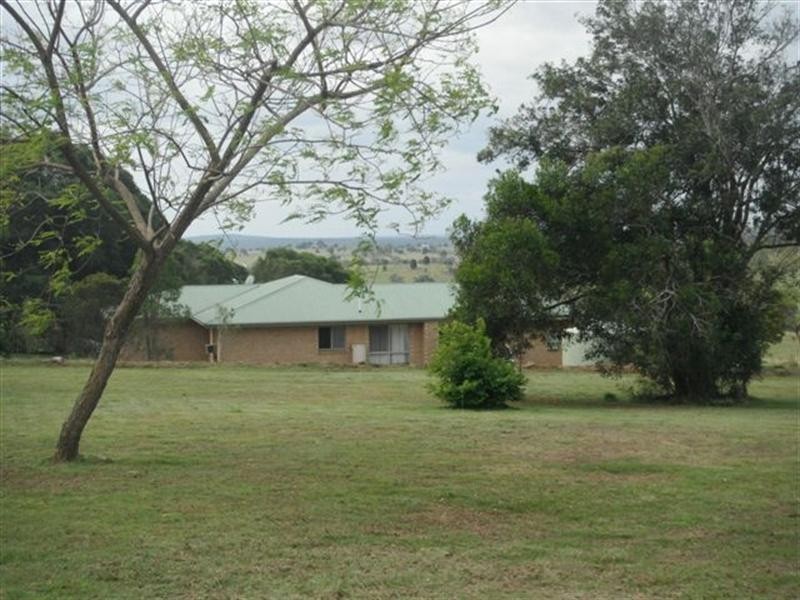 34 North Kerton Road, Nanango QLD 4615
