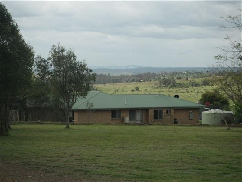 34 North Kerton Road, Nanango QLD 4615