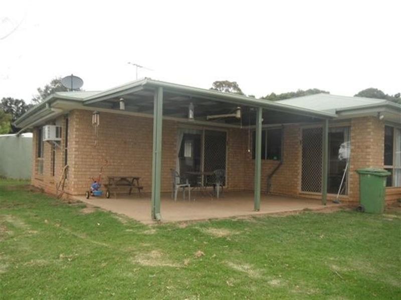 34 North Kerton Road, Nanango QLD 4615