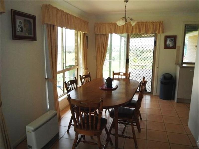 34 North Kerton Road, Nanango QLD 4615