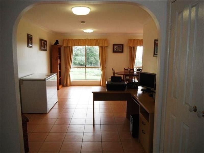 34 North Kerton Road, Nanango QLD 4615