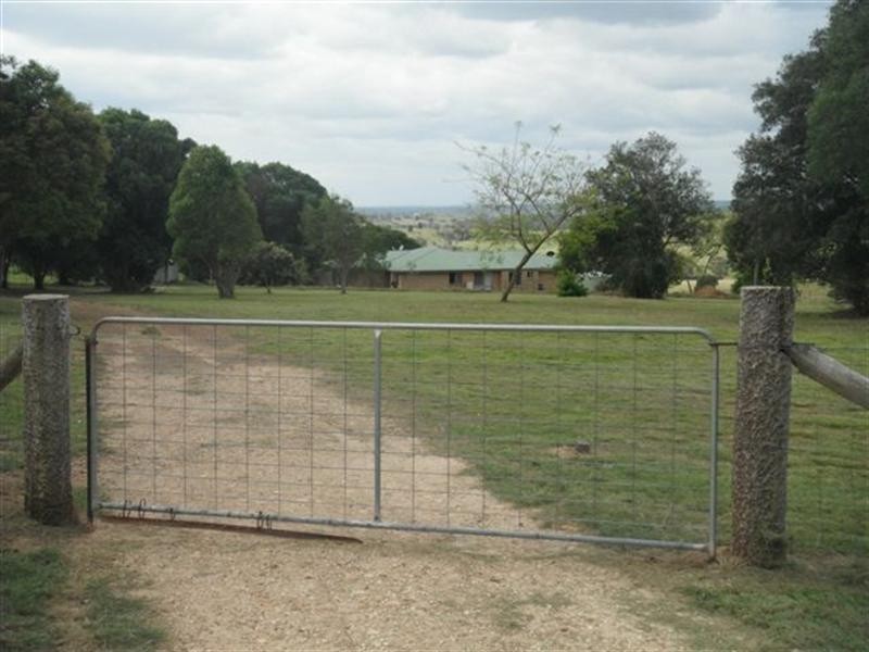 34 North Kerton Road, Nanango QLD 4615