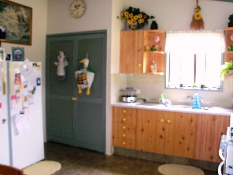 147 Toomeys Road, Taabinga QLD 4610