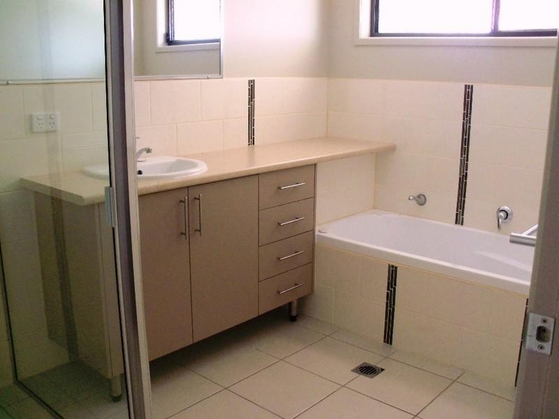 13 Hodge Street, Kingaroy QLD 4610