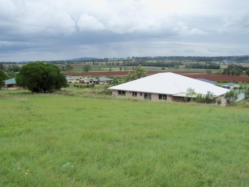 41 Sonaree Drive, Kingaroy QLD 4610