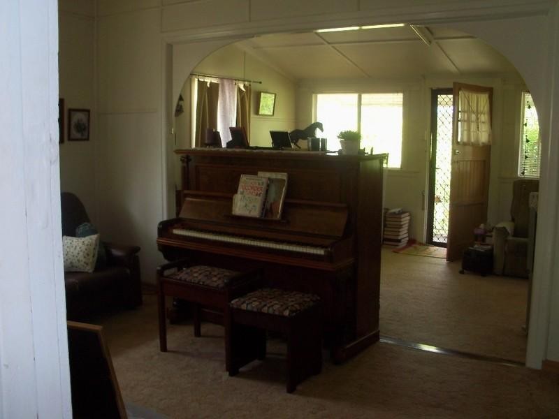 11 Jonelle Street, Taabinga QLD 4610