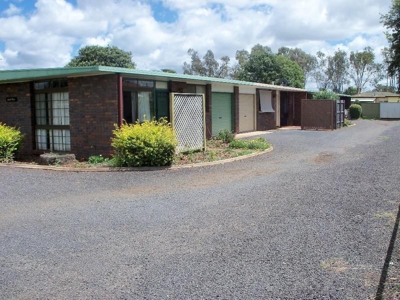 2/4 Booth Street, Kingaroy QLD 4610