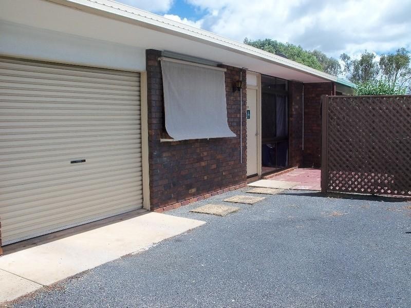 2/4 Booth Street, Kingaroy QLD 4610
