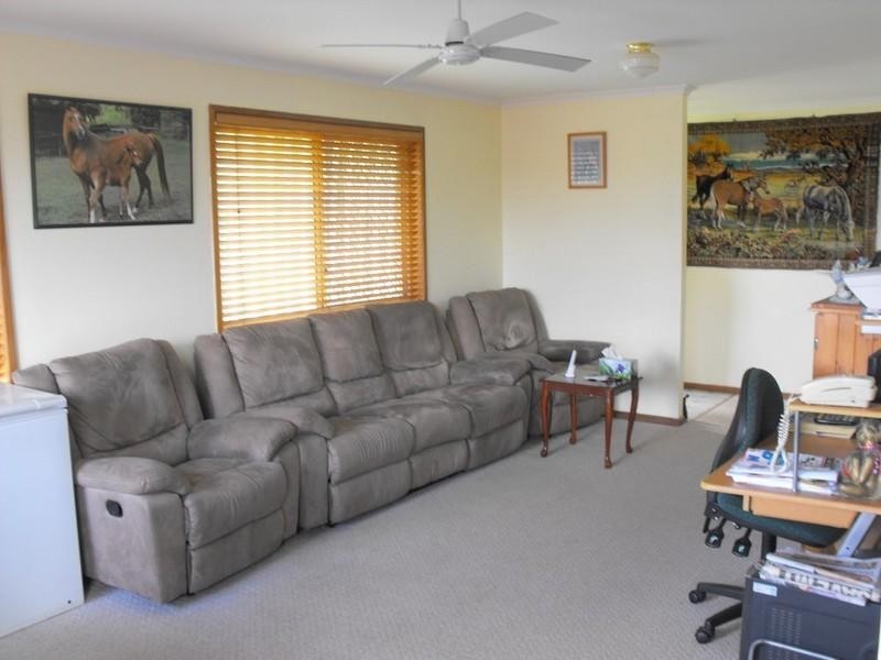 4 Vernor Place, Kingaroy QLD 4610