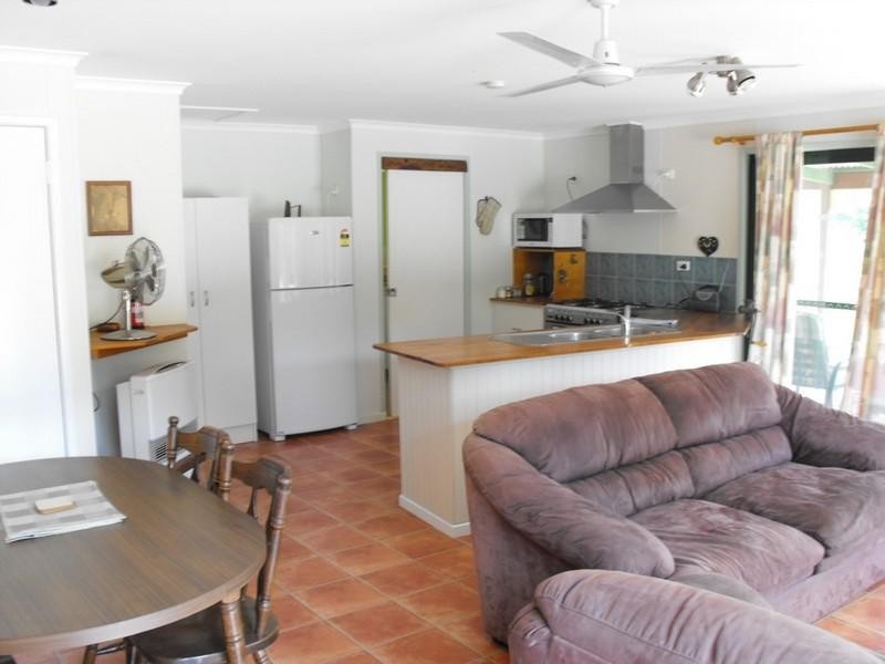 17 Curtis Road, Kingaroy QLD 4610