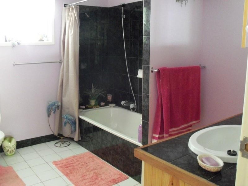 97 E Nanango Road, Nanango QLD 4615