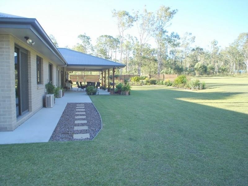 35 Tara Avenue, Nanango QLD 4615