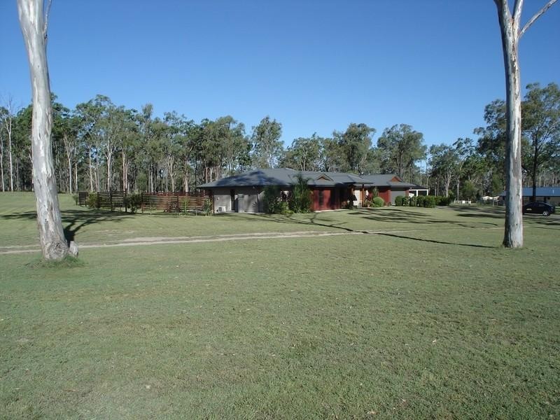 35 Tara Avenue, Nanango QLD 4615