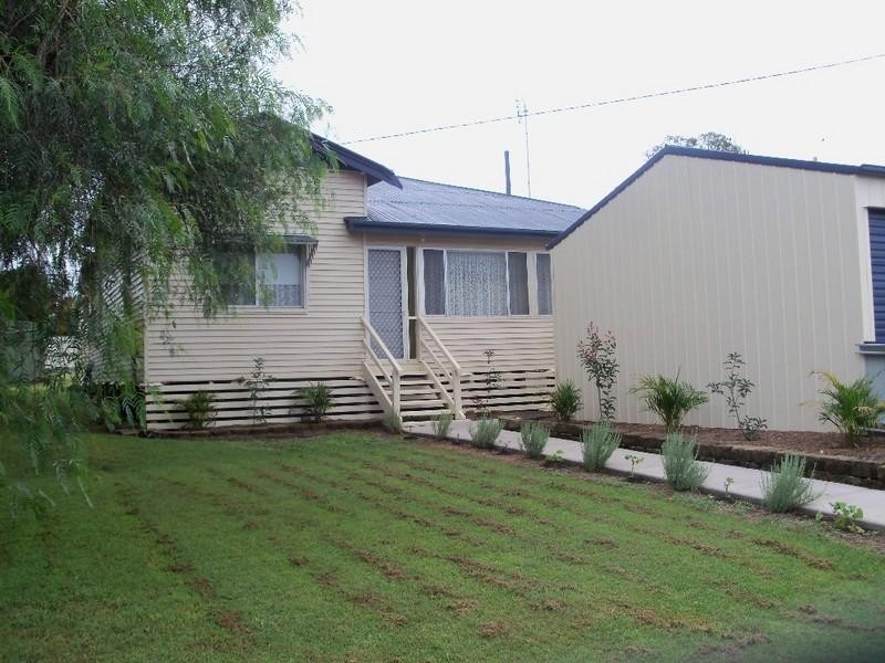 21 Fitzroy Street, Nanango QLD 4615