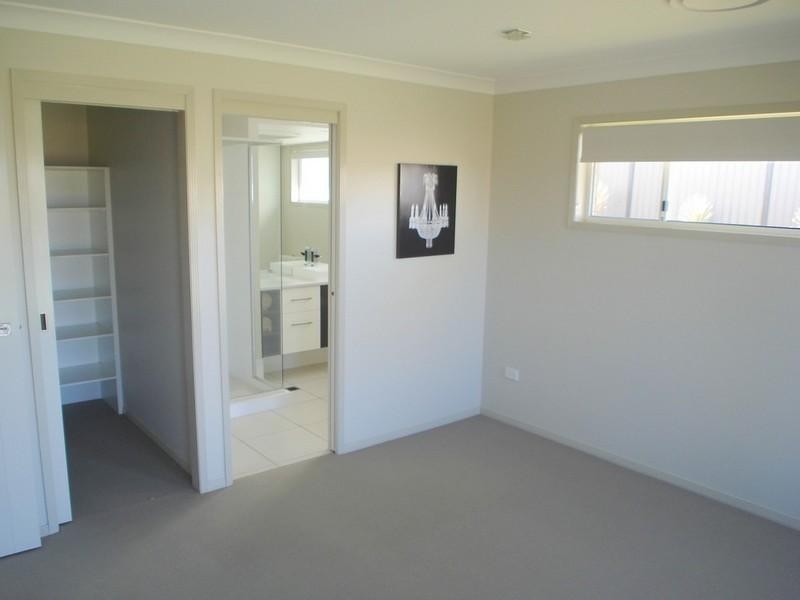 10 Allan Place, Kingaroy QLD 4610