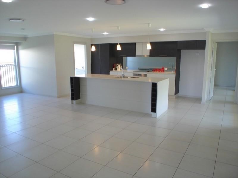 10 Allan Place, Kingaroy QLD 4610