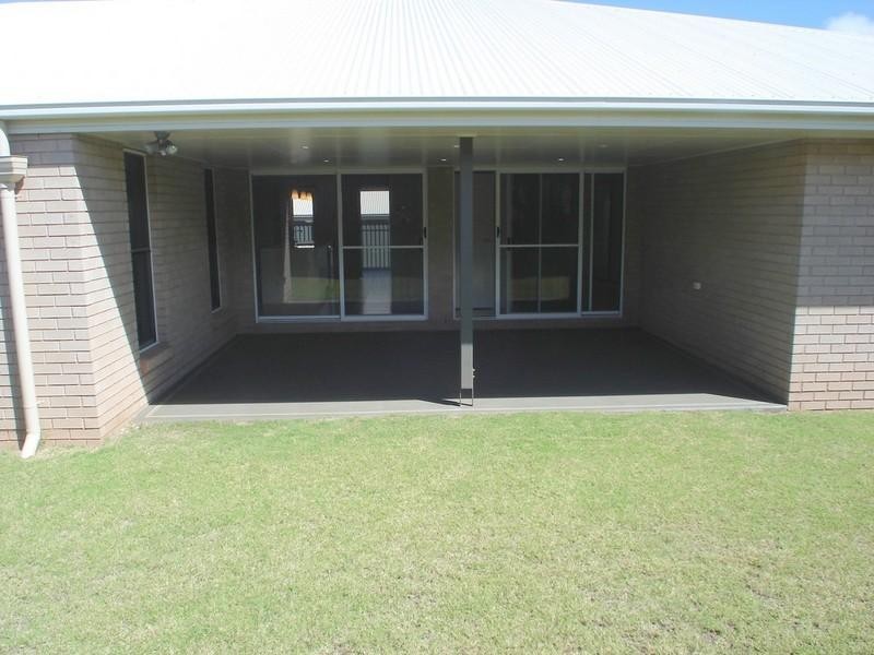 10 Allan Place, Kingaroy QLD 4610