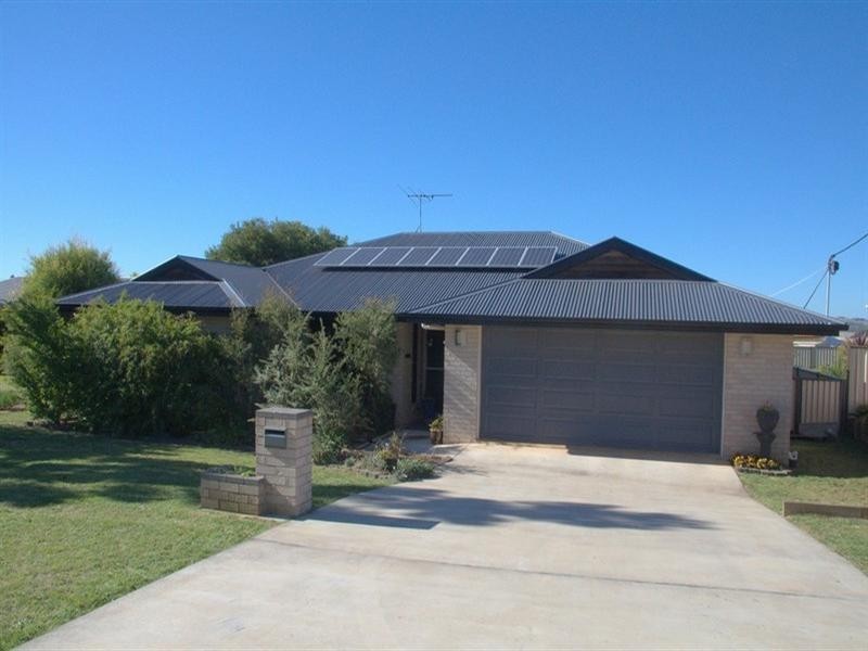 30 Windsor Circuit, Kingaroy QLD 4610
