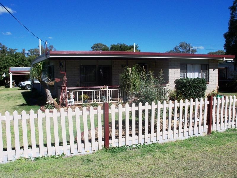 13 Alice Street, Kingaroy QLD 4610