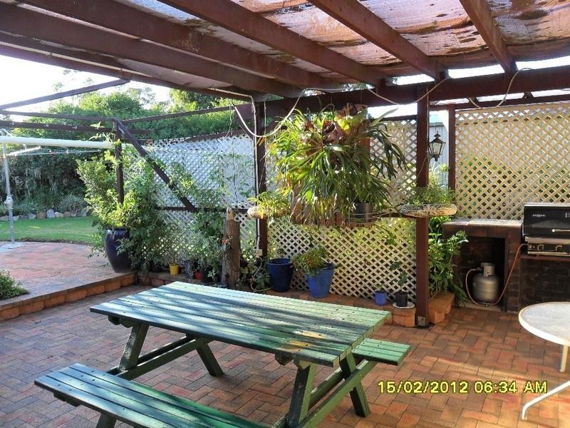 16 Eagle Street, Nanango QLD 4615