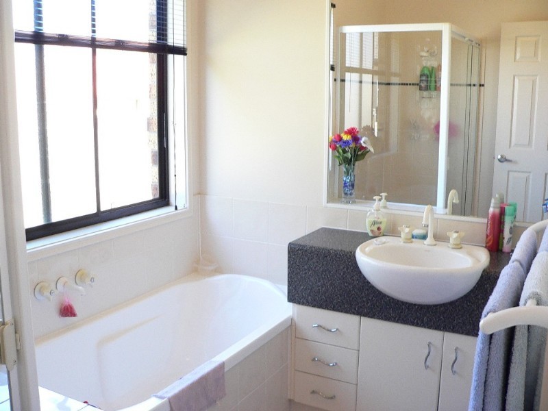 34 Gawain Drive, Ormeau QLD 4208