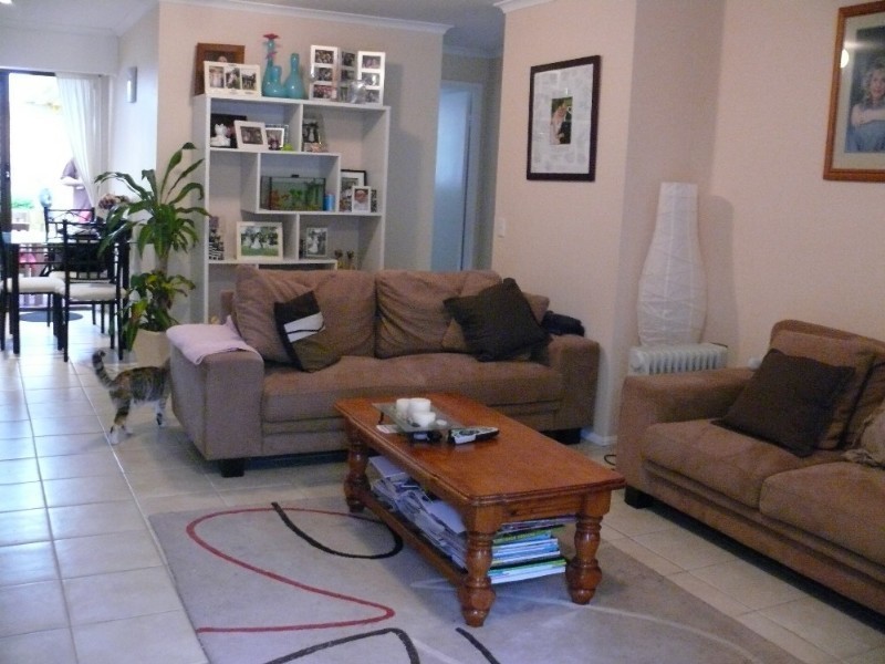 2/18 Columbia Court, Oxenford QLD 4210