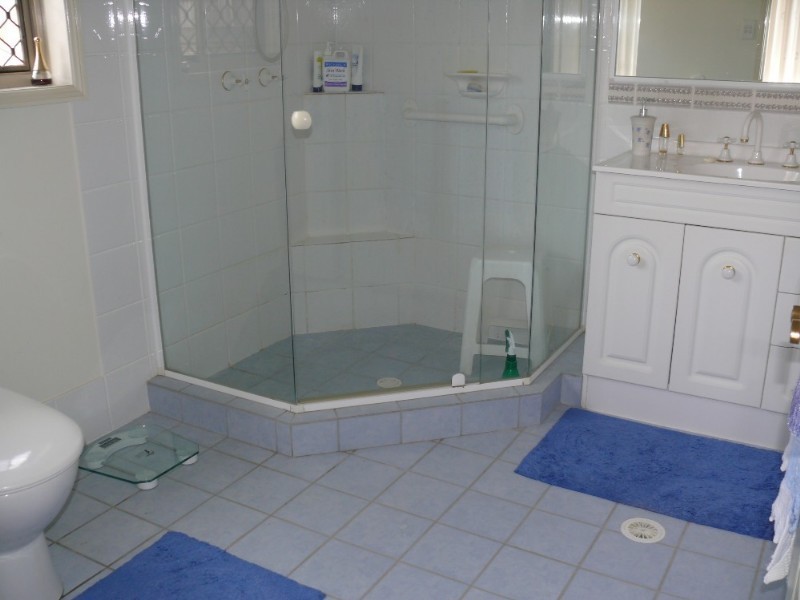 41 Carter Street, Pacific Pines QLD 4211