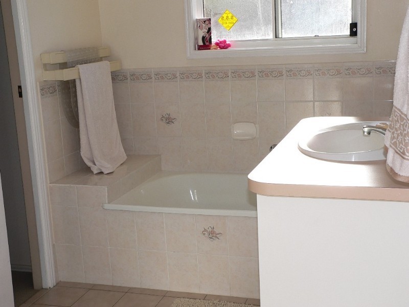 Edens Landing QLD 4207