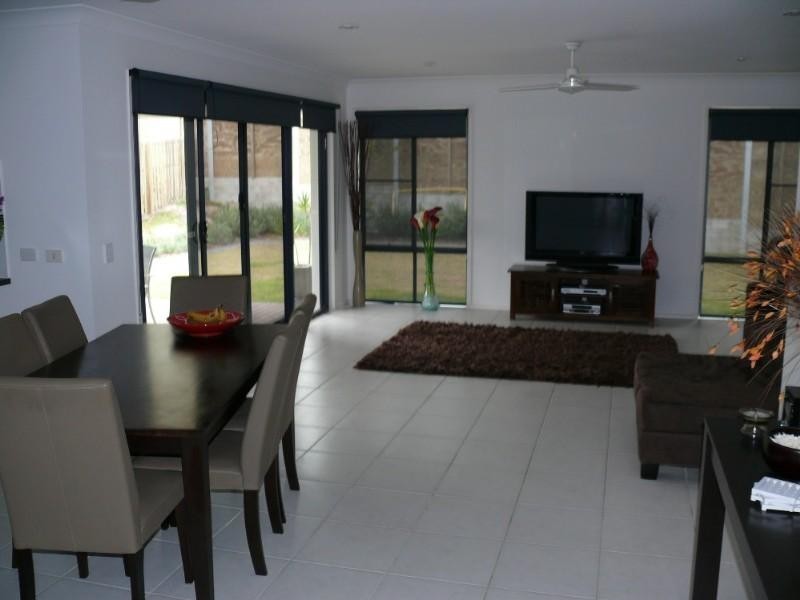 30 Silver Dawn Crescent, Oxenford QLD 4210