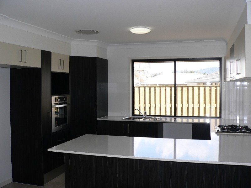 8 Runway Drive, Upper Coomera QLD 4209