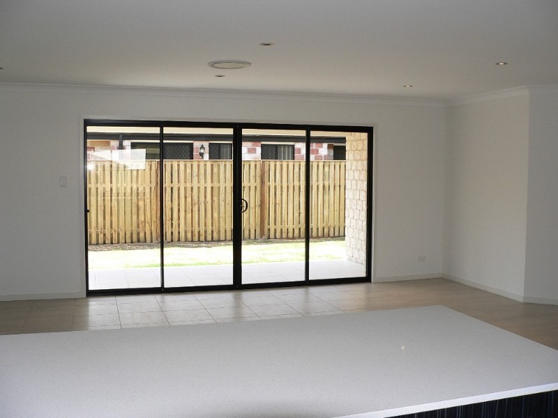 8 Runway Drive, Upper Coomera QLD 4209