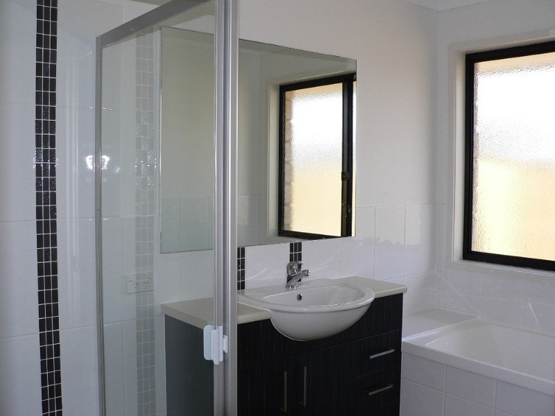 8 Runway Drive, Upper Coomera QLD 4209