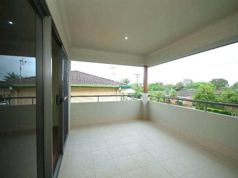 2/12 Drake Avenue, Paradise Point QLD 4216