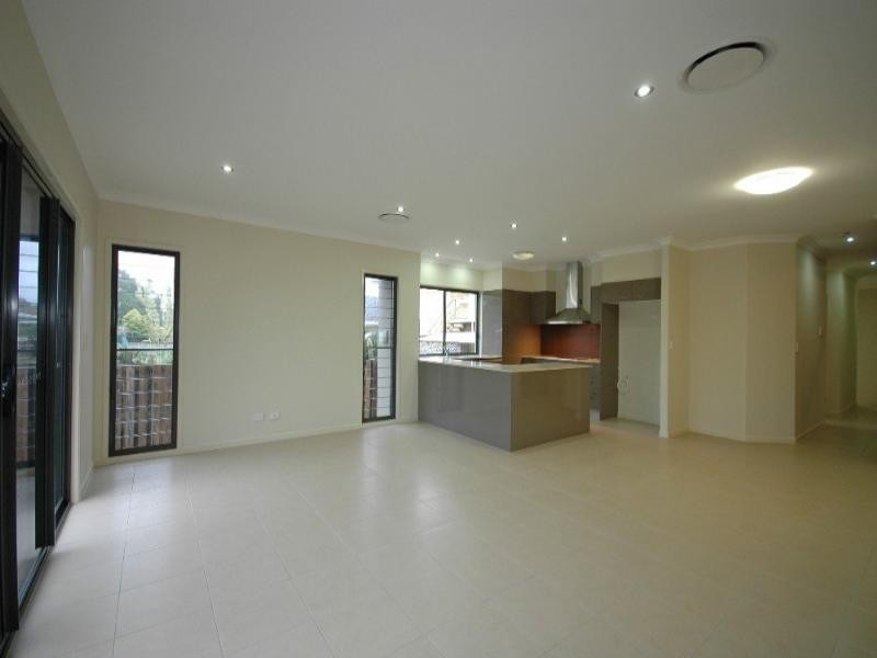 1/12 Drake Avenue, Paradise Point QLD 4216