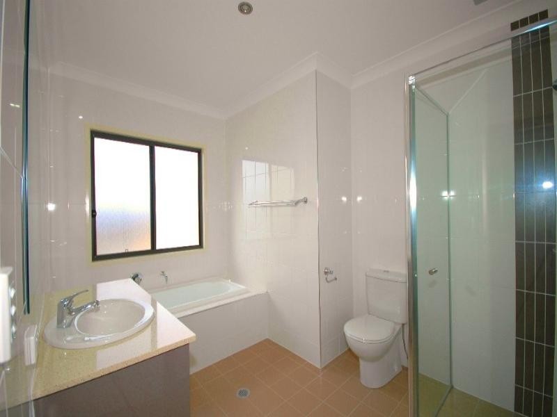 1/12 Drake Avenue, Paradise Point QLD 4216