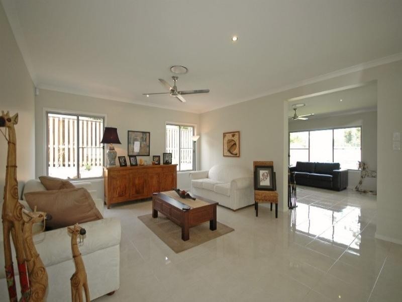 8 Katinka Circuit, Coomera QLD 4209