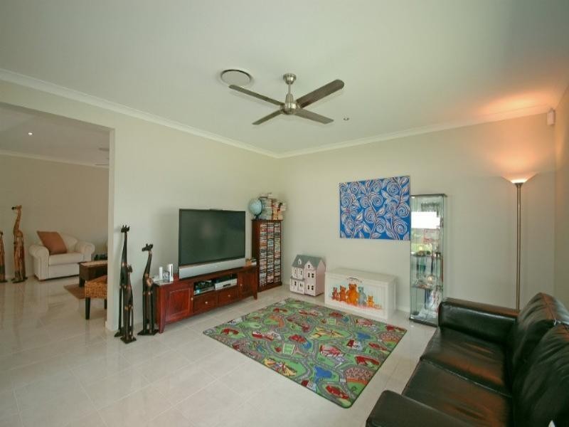 8 Katinka Circuit, Coomera QLD 4209