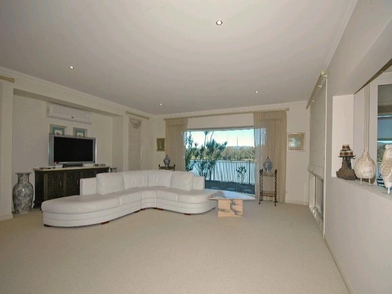 45 Brittany Drive, Oxenford QLD 4210