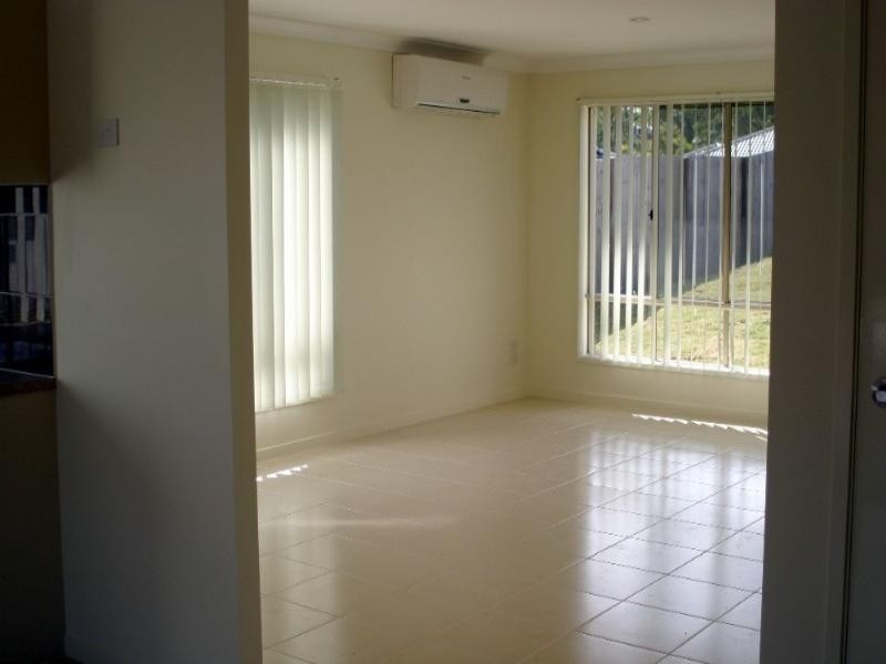 2/17 Debbie Way, Nerang QLD 4211