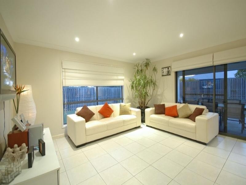 17 Pathfinder Road, Coomera QLD 4209