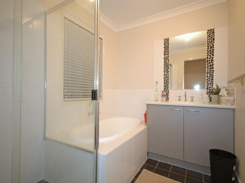 17 Pathfinder Road, Coomera QLD 4209