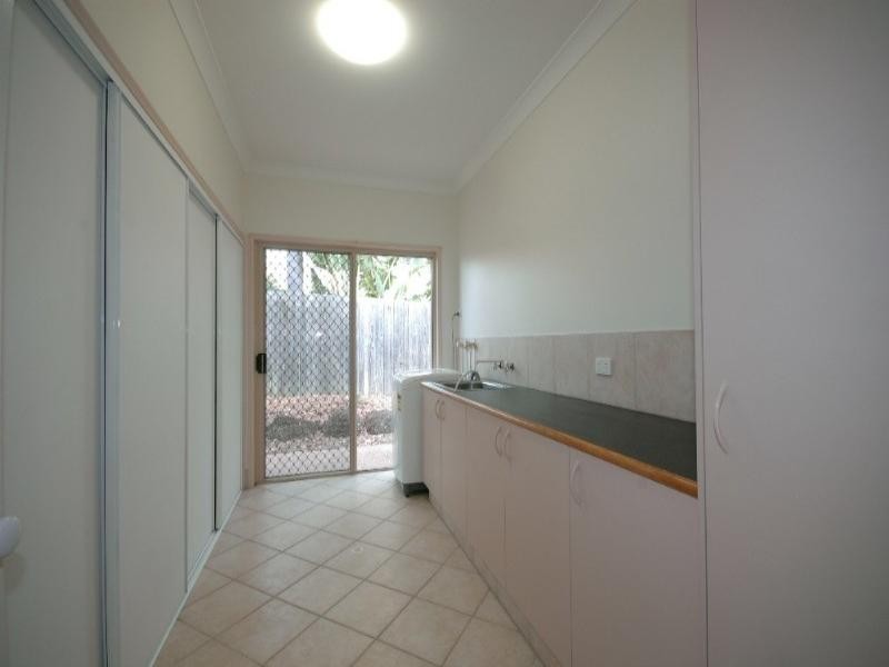 8 Oregon Way, Oxenford QLD 4210