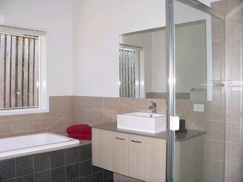 5 Flamevine Street, Upper Coomera QLD 4209