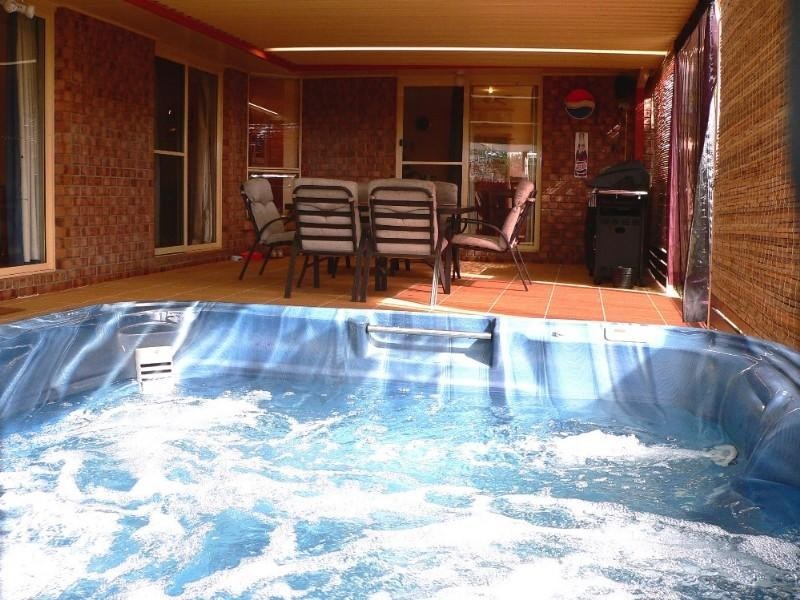 15 Maui Court, Oxenford QLD 4210