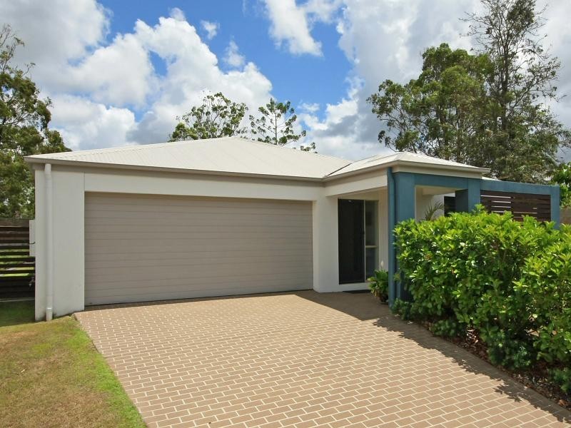 30 Silver Dawn Crescent, Oxenford QLD 4210