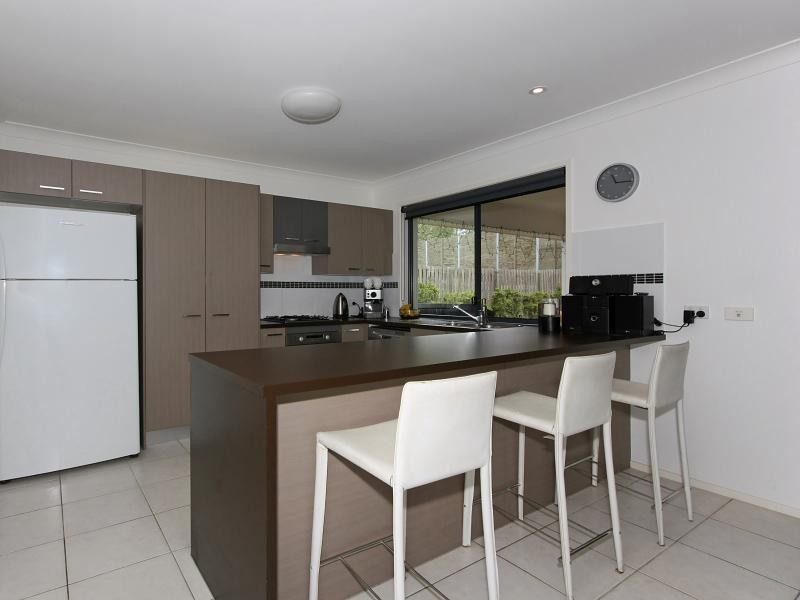 30 Silver Dawn Crescent, Oxenford QLD 4210