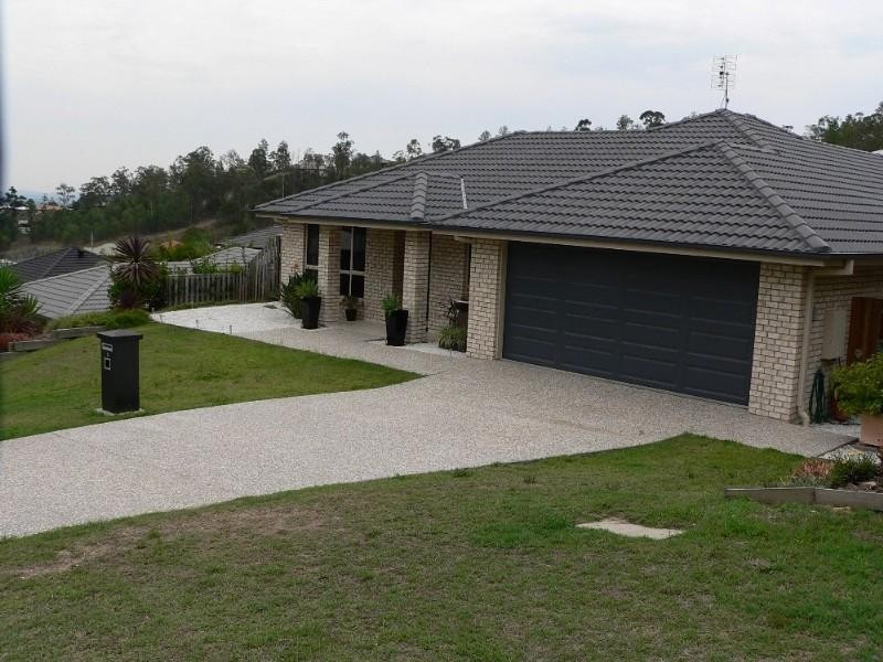 9 Victoria Drive, Pacific Pines QLD 4211
