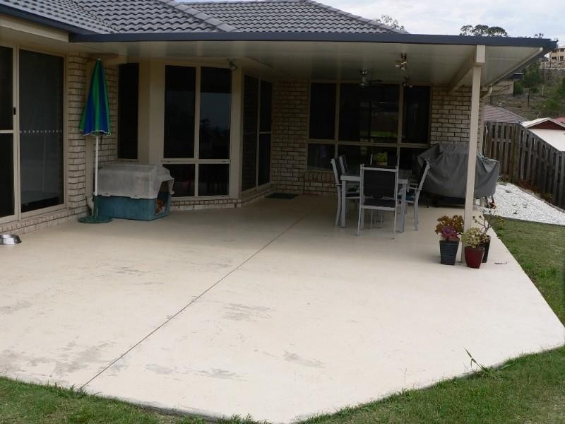 9 Victoria Drive, Pacific Pines QLD 4211